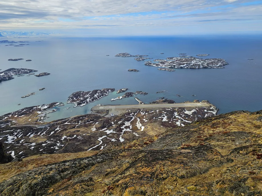 Sisimiut Lufthavn, udsigt fra Palasip Qaqqaa