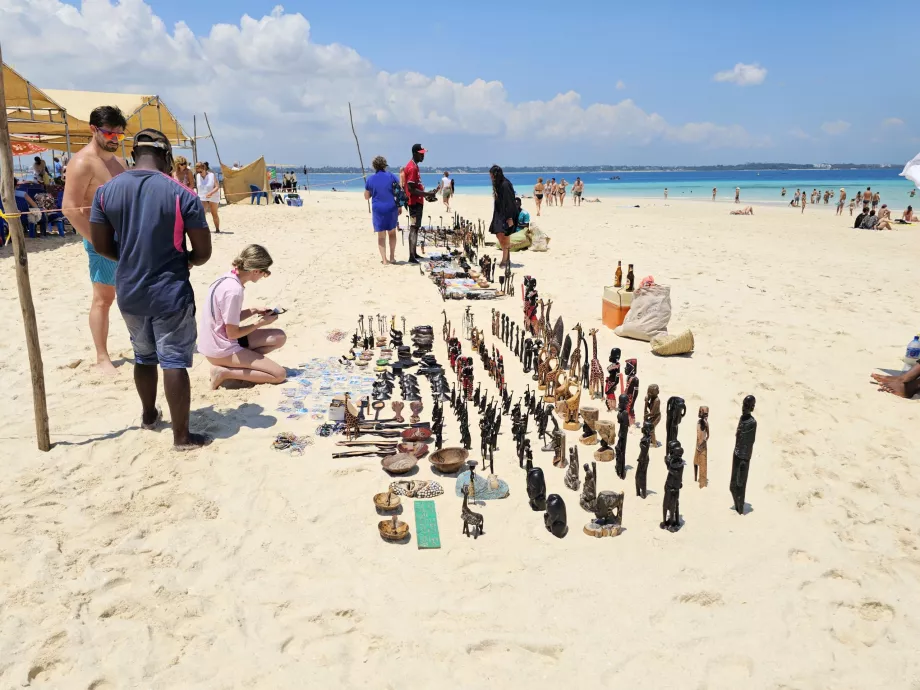 Salg af souvenirs på Nakupenda Sandbank