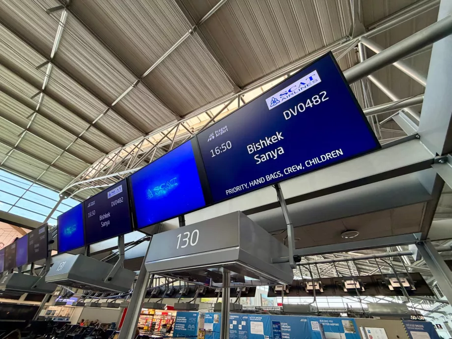 Check-in til SCAT Airlines-fly