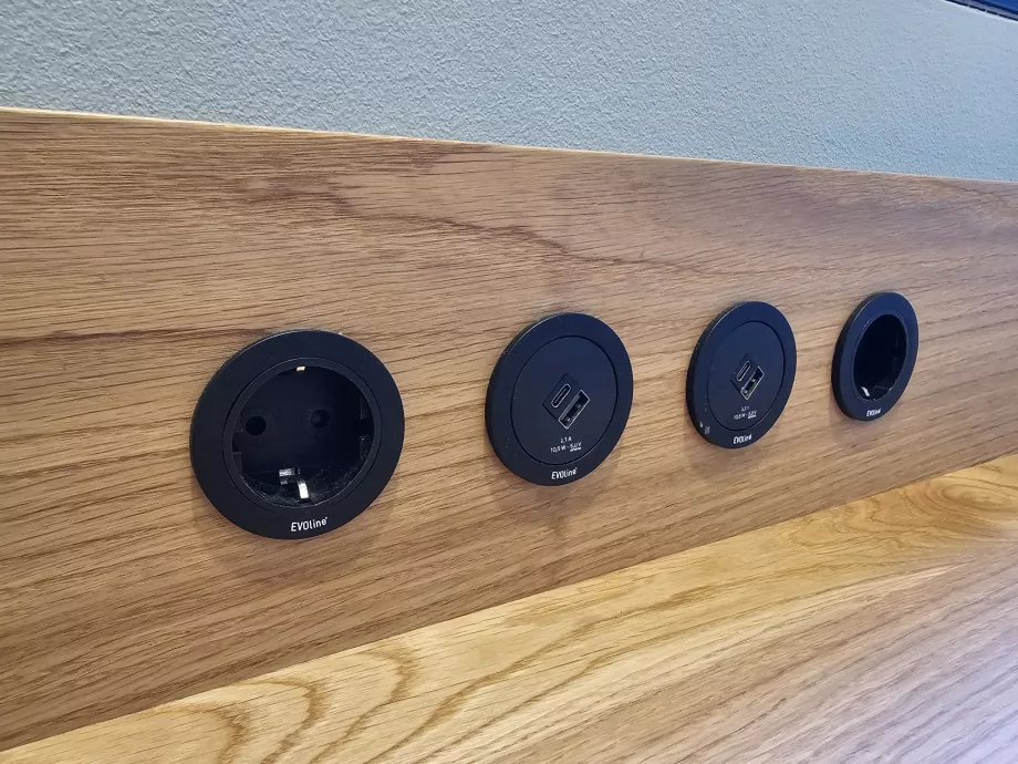 Stikkontakter til opladning af elektronik