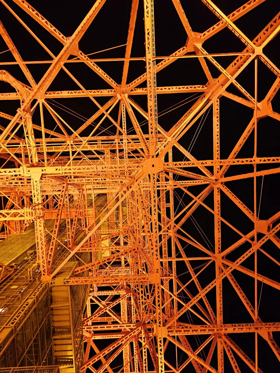 Vejen ned ad trappen