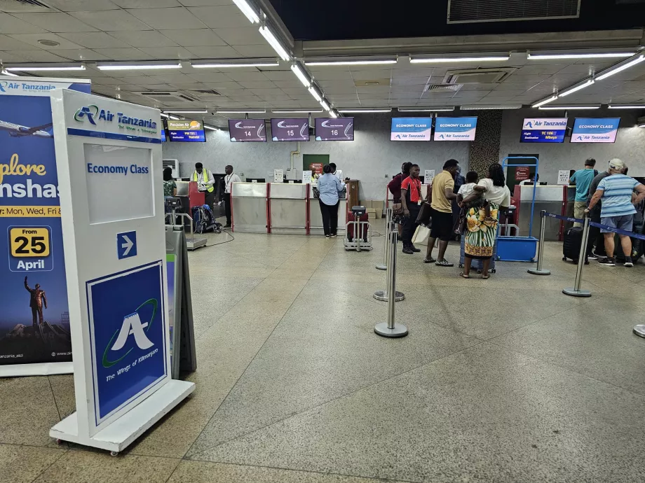 Check-in i Dar es Salaam lufthavn