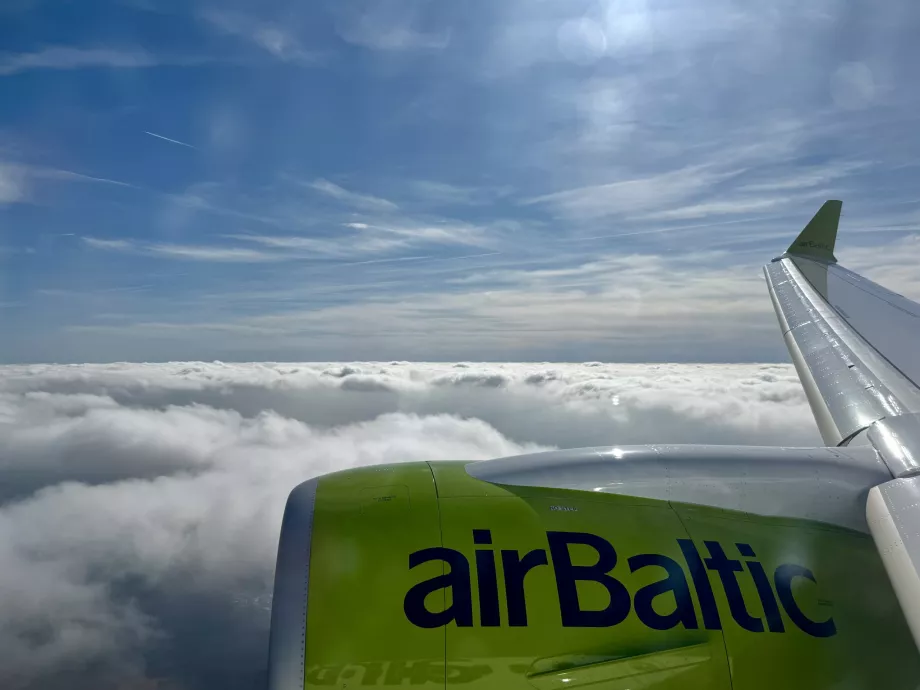 airBaltic Airbus A220