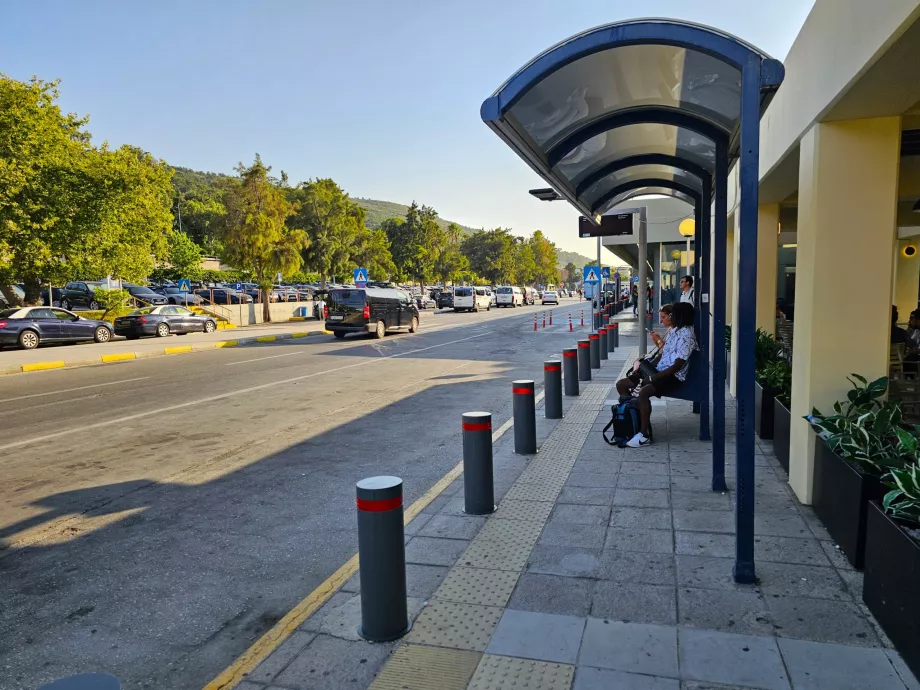 Busstoppested mellem terminalerne