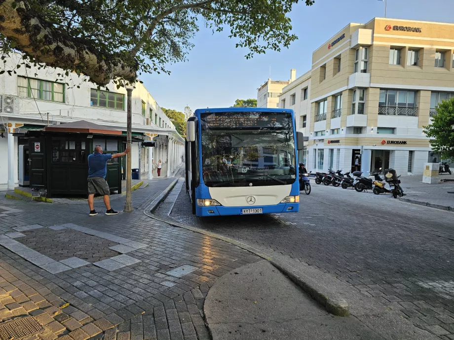 Stop i retning af lufthavnen i centrum af Rhodos