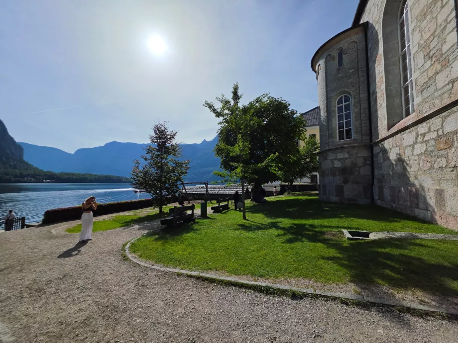 Den lille park foran den evangeliske kirke
