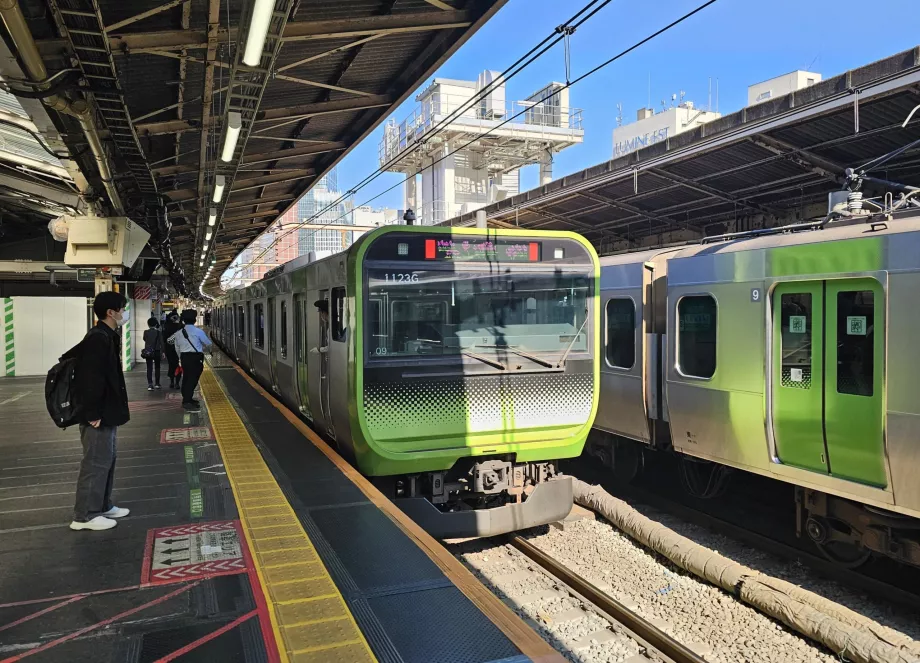 Tog JR, Yamanote-linjen