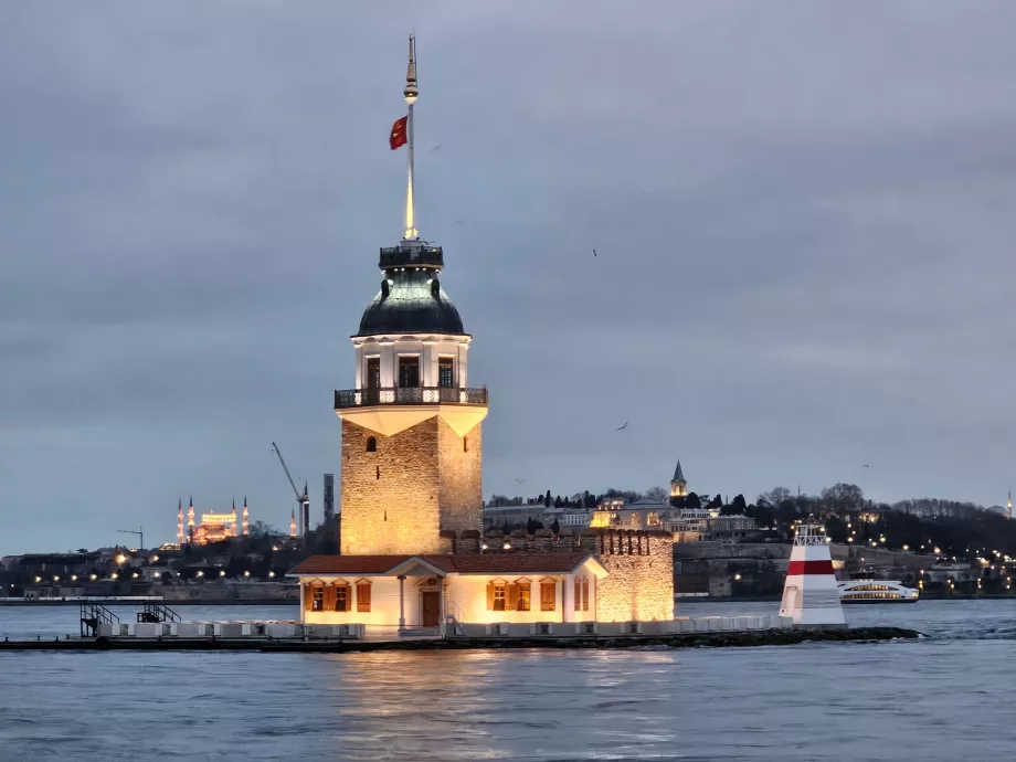 Maiden Tower i den tidlige aften
