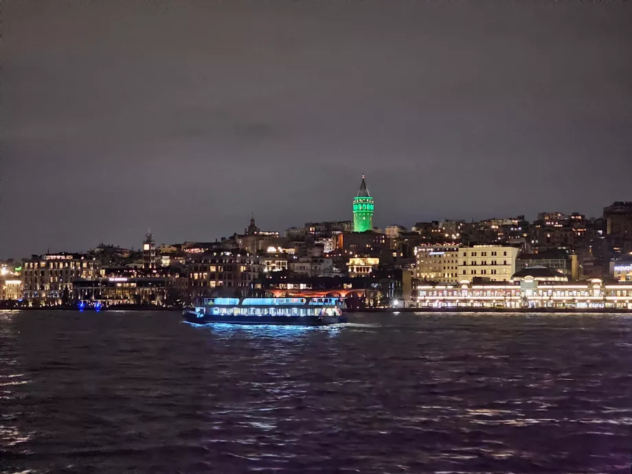 Krydstogt med natfærge