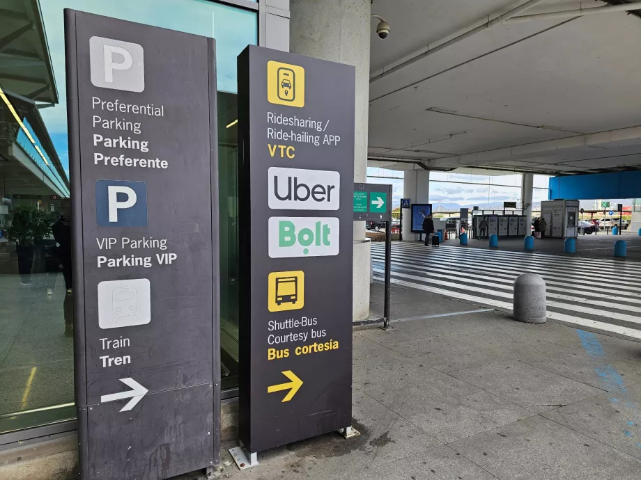 Vejbeskrivelse til Uber- og Bolt-afhentningssteder
