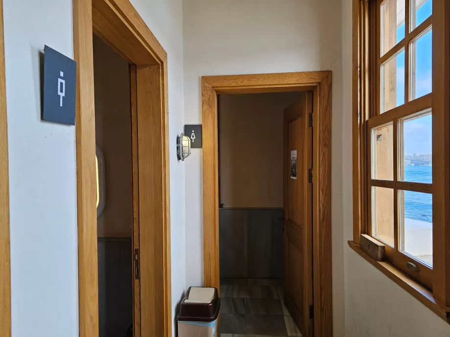 Gratis offentlige toiletter ved Maiden Tower