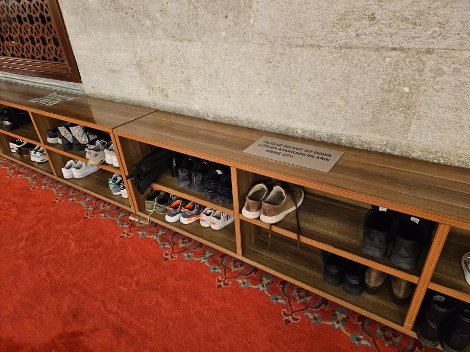 Suleiman-moskeen, sko-området