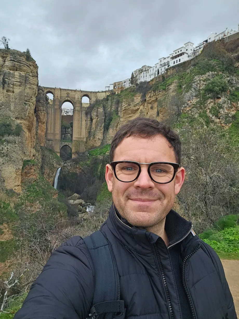 Mig ved udsigtspunktet Mirador Puente Nuevo