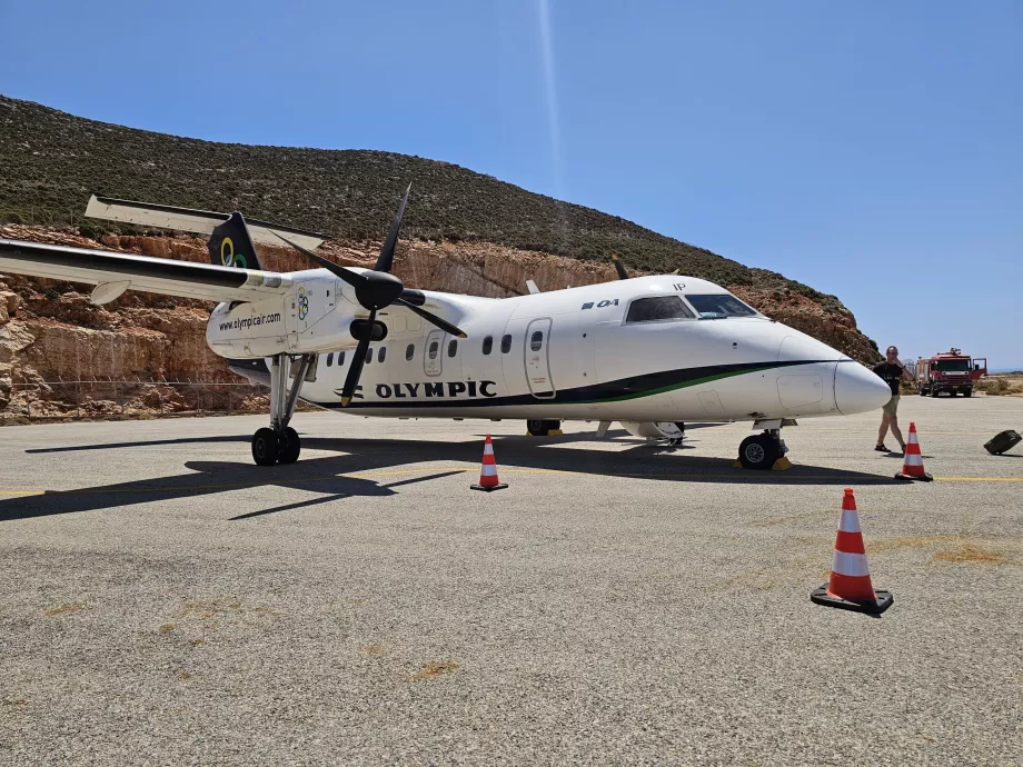Dash 8-100 i Kateslorizo Lufthavn
