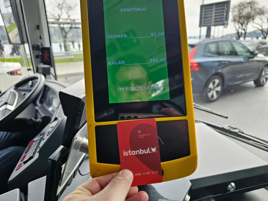 Betaling af Istanbulkart i bussen