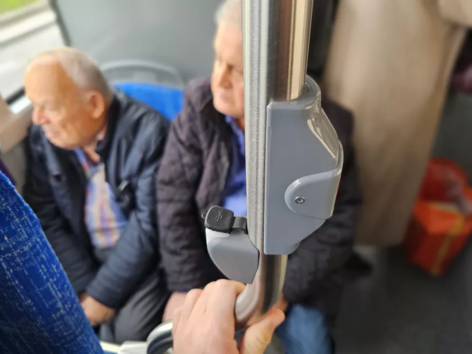 USB-porte og "Stop"-knap