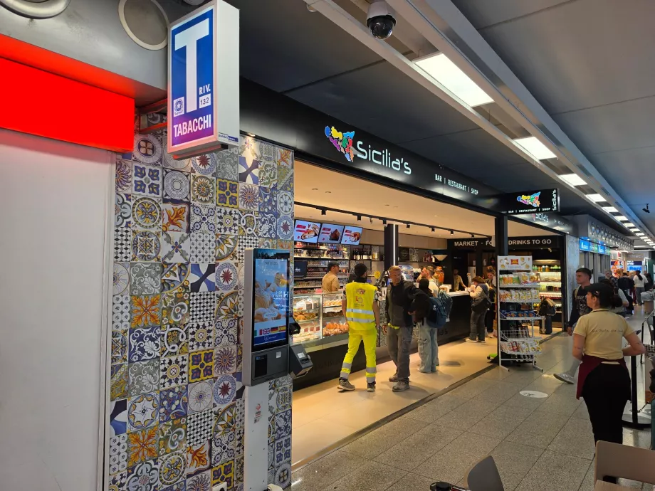 Forfriskninger og snacks, Terminal A, Ankomst (offentligt område)