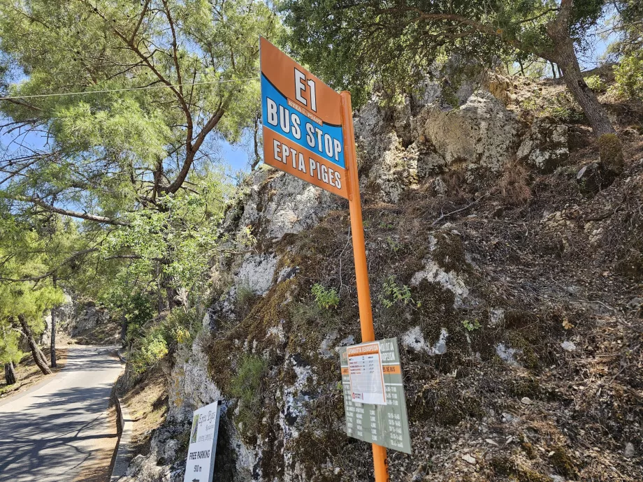 Busstoppested, Seven Springs