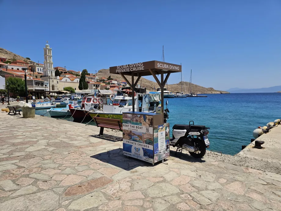 Udflugtstilbud, havnen i Chalki