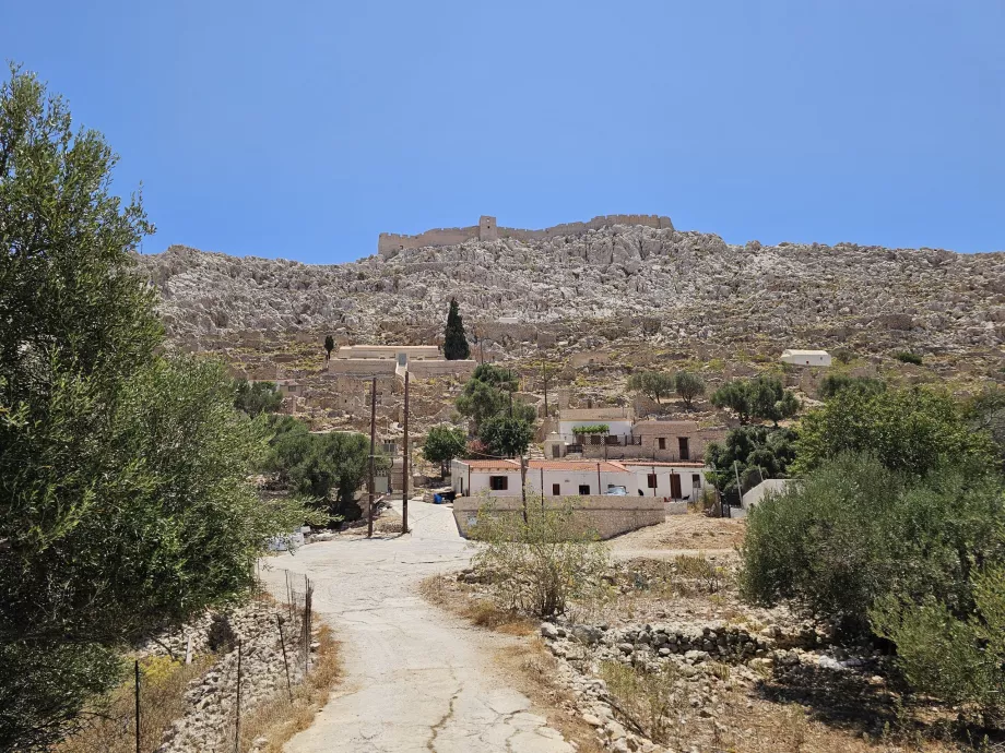 Chorio-landsbyen under Chalki-slottet