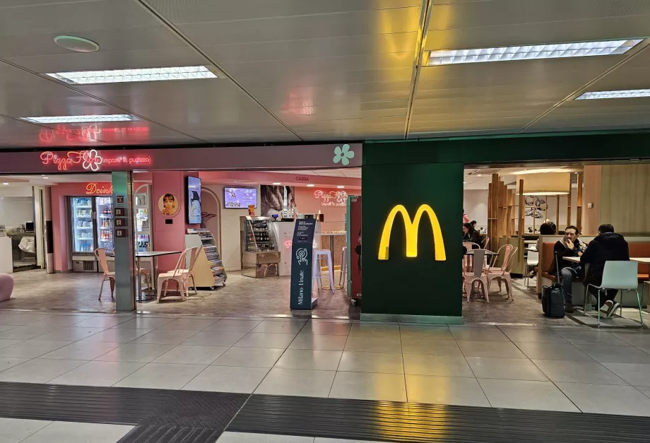 McDonald's, offentligt område