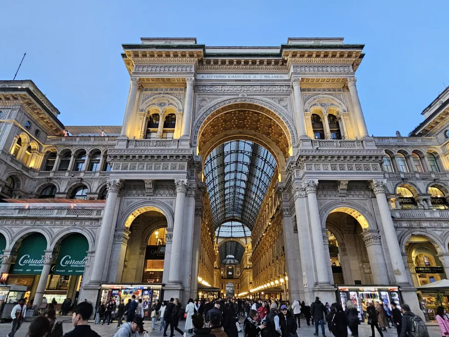 Galleria Vittorio Emanuele II tidligt på aftenen
