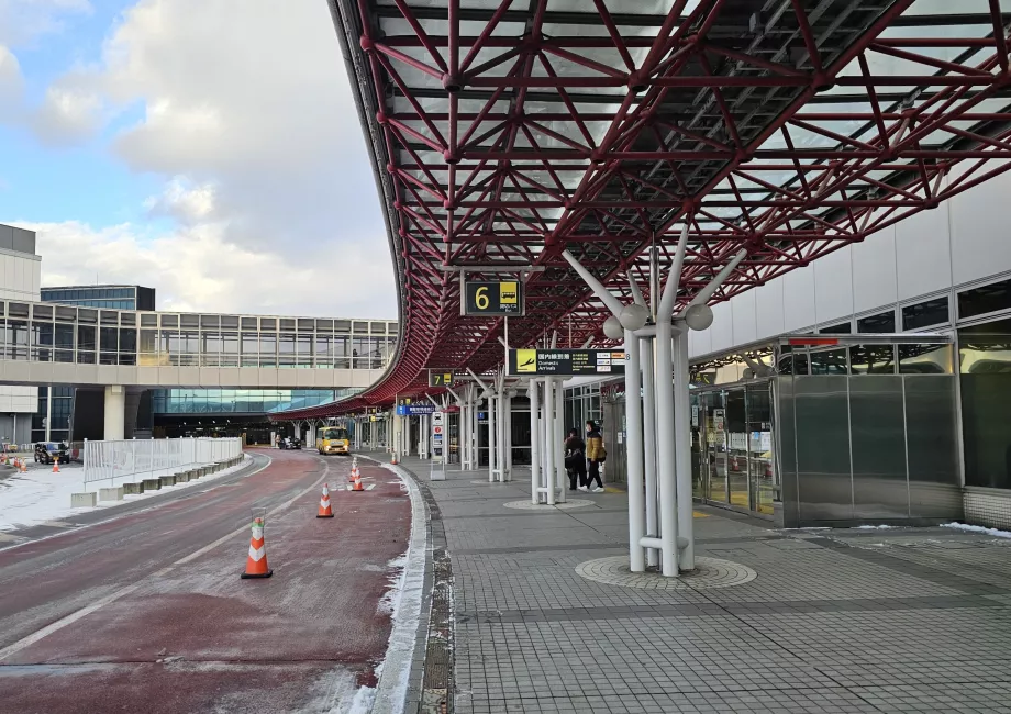 Sapporo lufthavns indenrigsterminal