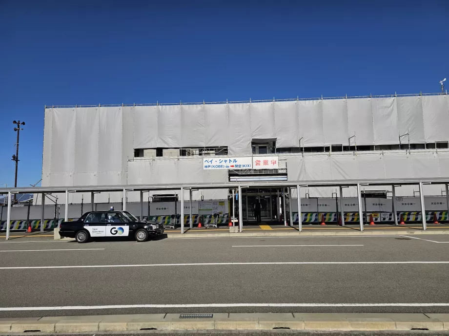 Bådkaj mod Osaka Lufthavn