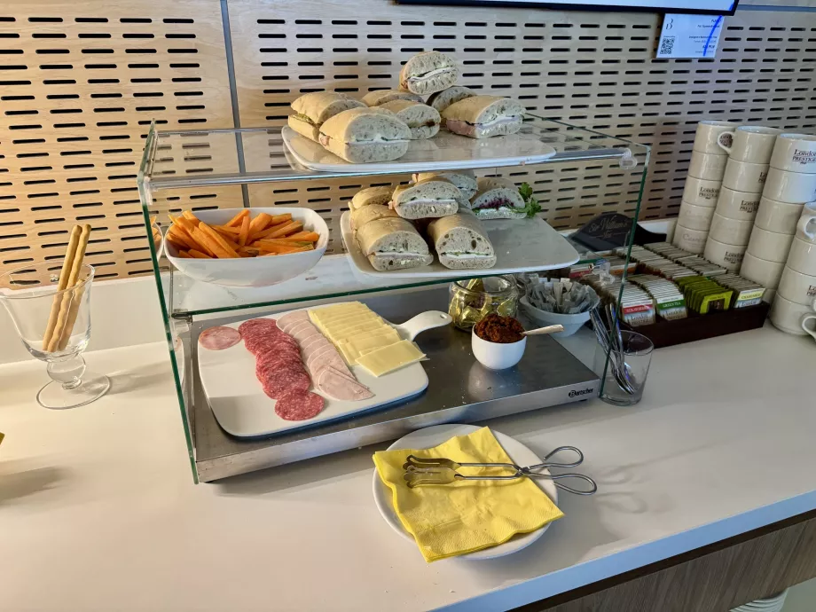 Baguettes, salami, skinke og ost