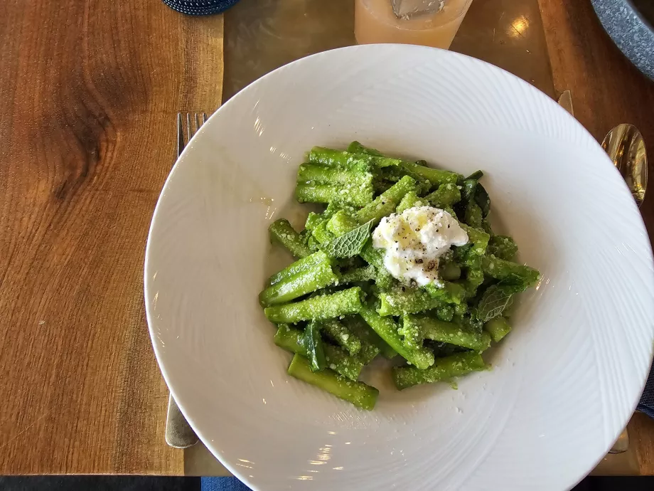 Mad i Peak Restaurant