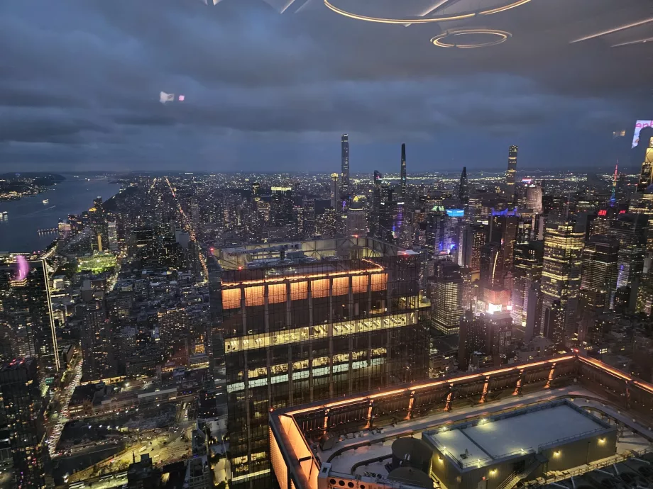 Udsigt fra den indre del af udsigtspunktet "The Edge"