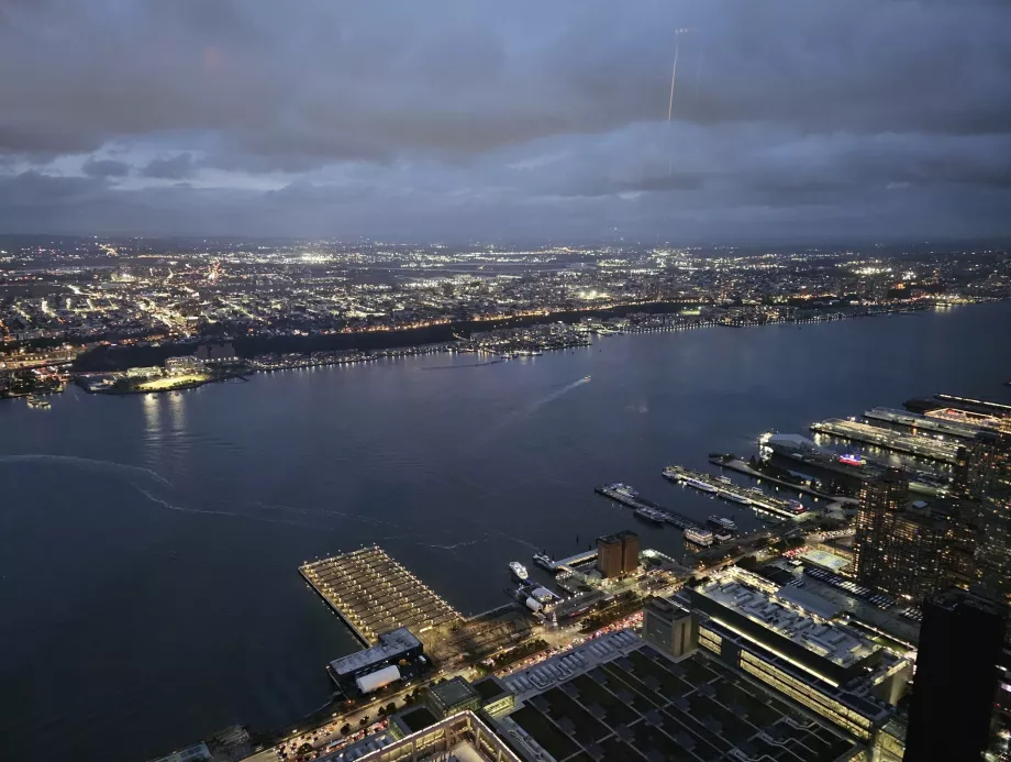 Udsigt fra den indre del af udsigtspunktet "The Edge"