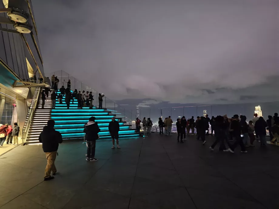 Nattens udsigtspunkt "The Edge"