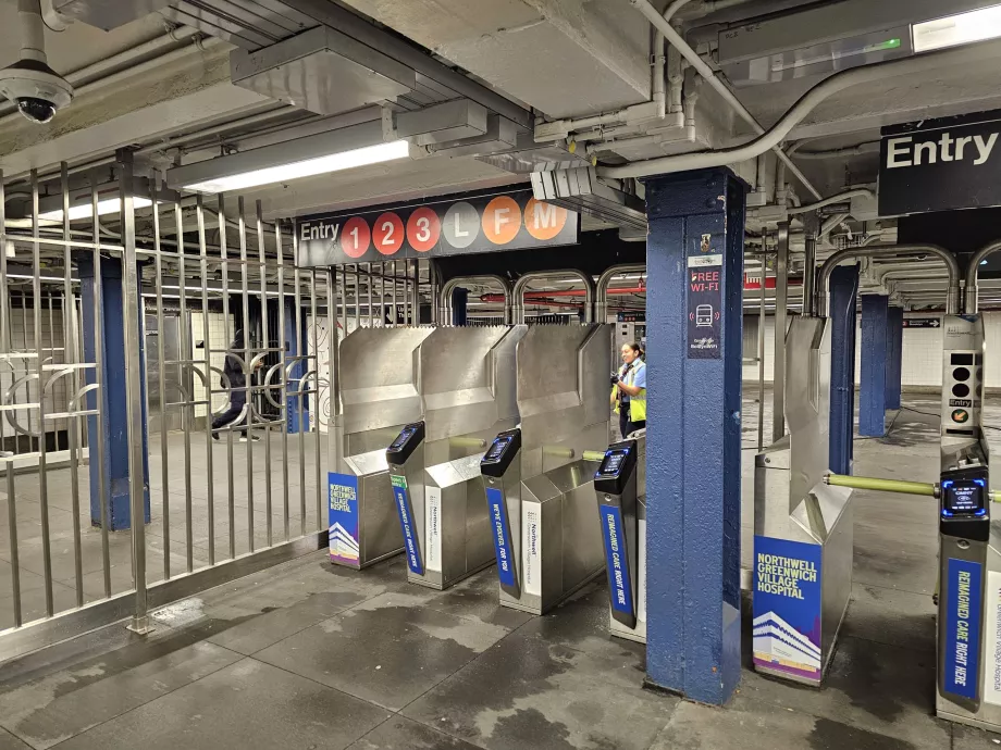 Adgang til metroen via drejekors