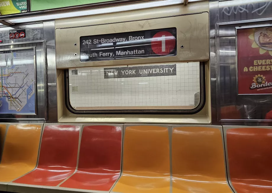 Interiør i en ældre metrovogn