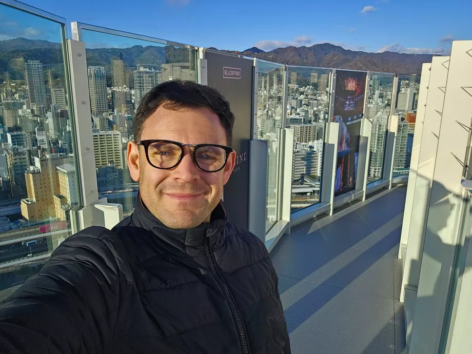 Mig ved Kobe Port Tower