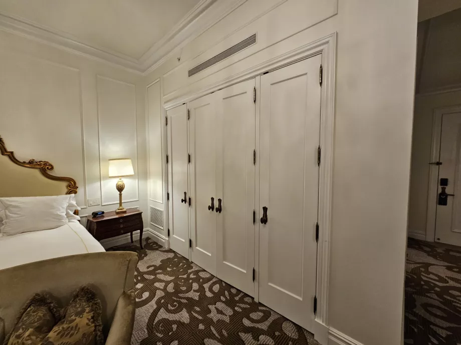 Garderobe på værelset