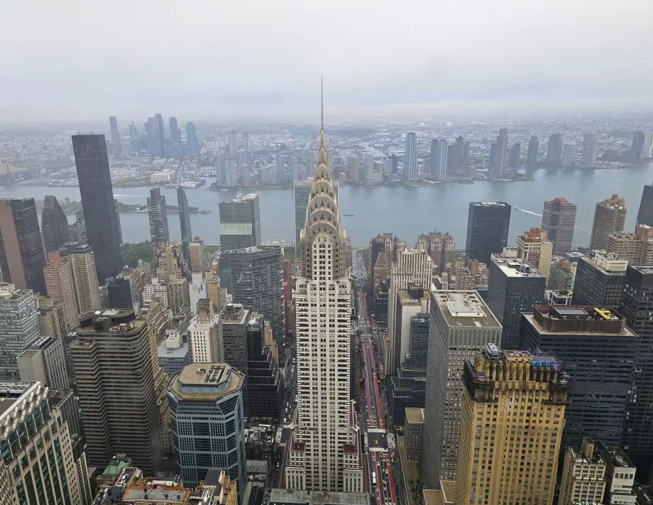 Summit One Vanderbilt, udsigt over Chrysler Building