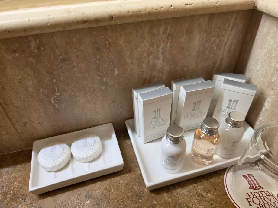 Toiletsæt på badeværelset