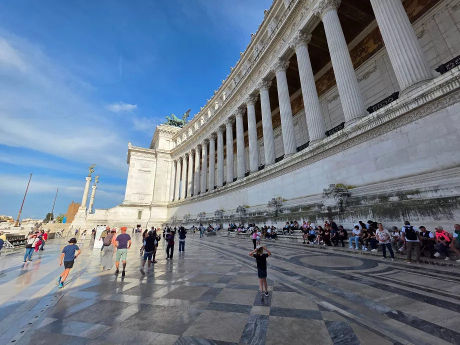 Altare della Patria, delvis gratis