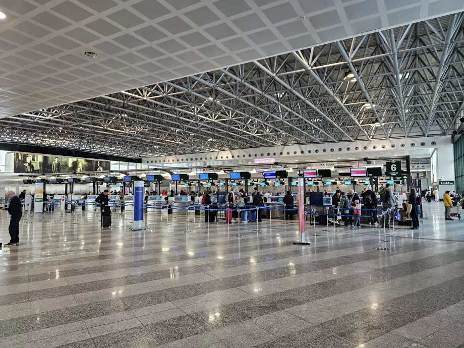 Check-in hal, Terminal 1