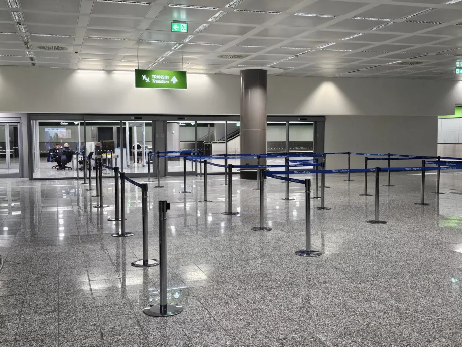 Transfer, Terminal 1