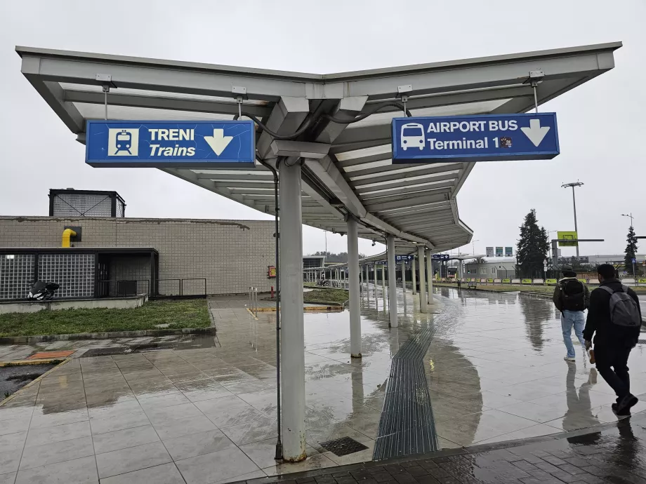 Gårute til togstationen ved Terminal 2