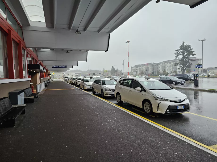 Taxa foran Terminal 2