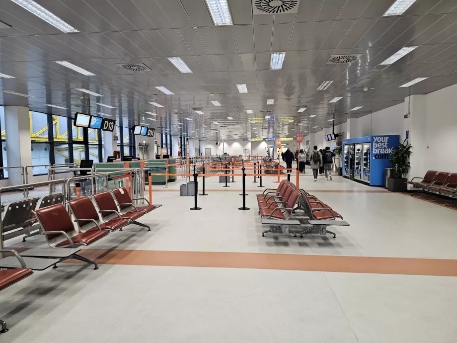 Terminal 2, transitområde