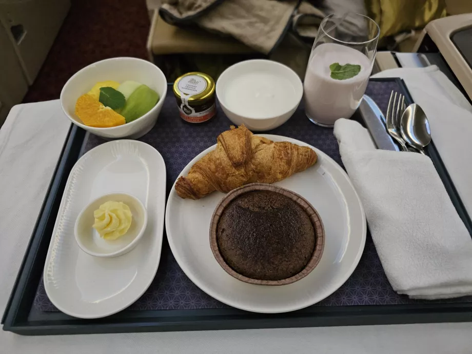 Morgenmad på flyet MXP-DEL