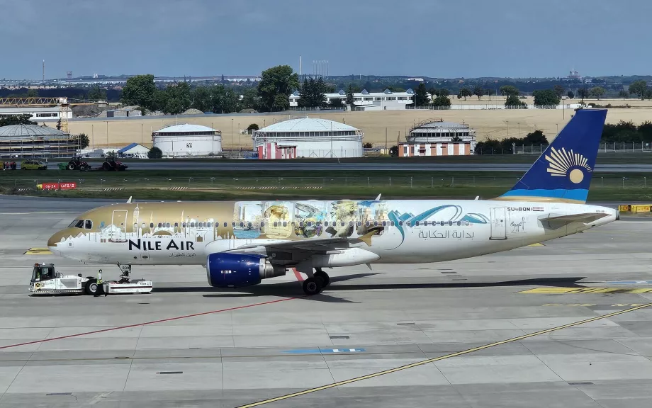 Nile Air, Airbus A320 i Prags lufthavn