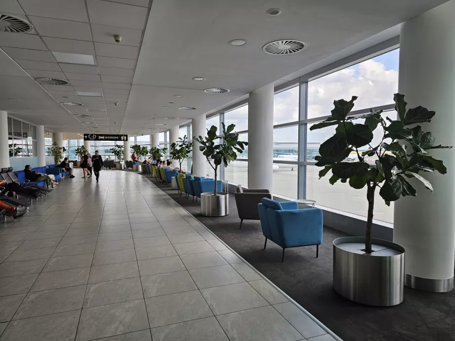 Komfortable sæder, transitområde i Terminal 1