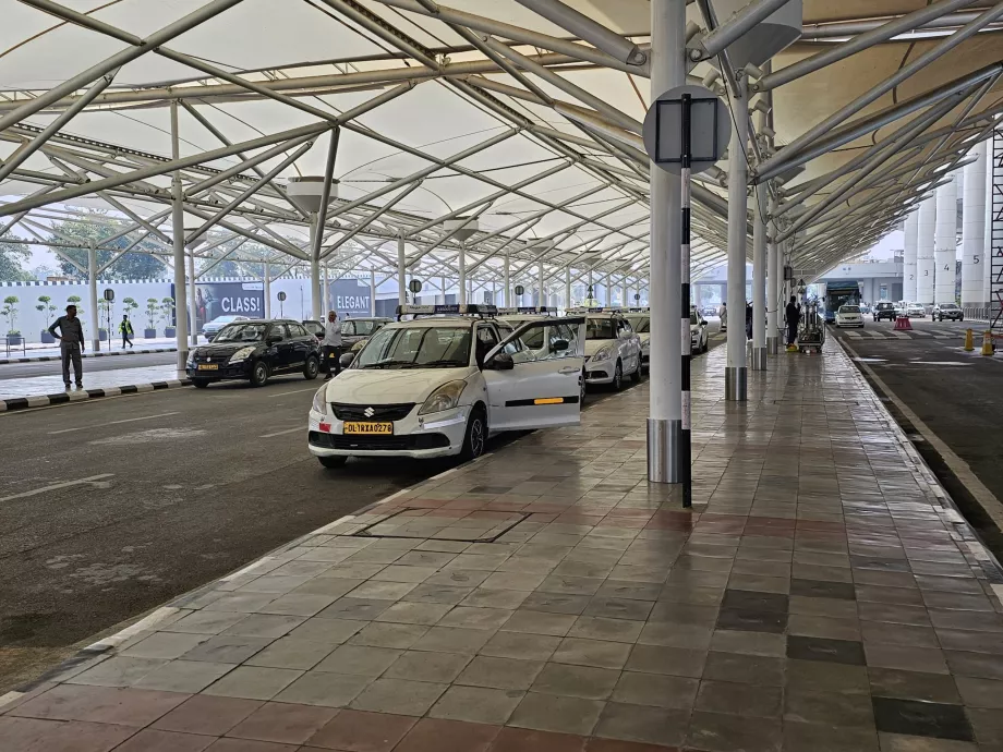 Taxa foran Terminal 1