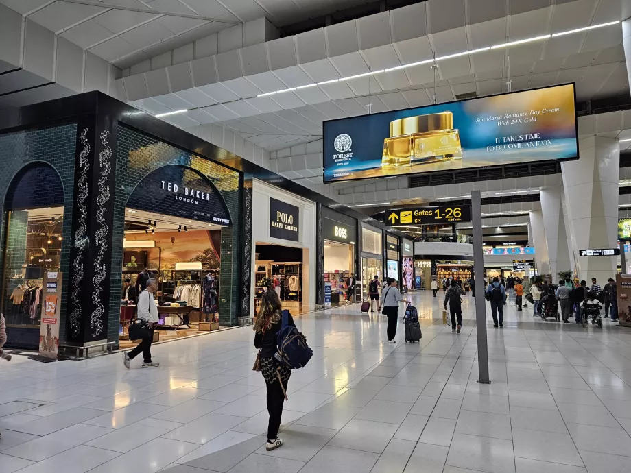 Butikker, transit, terminal 3